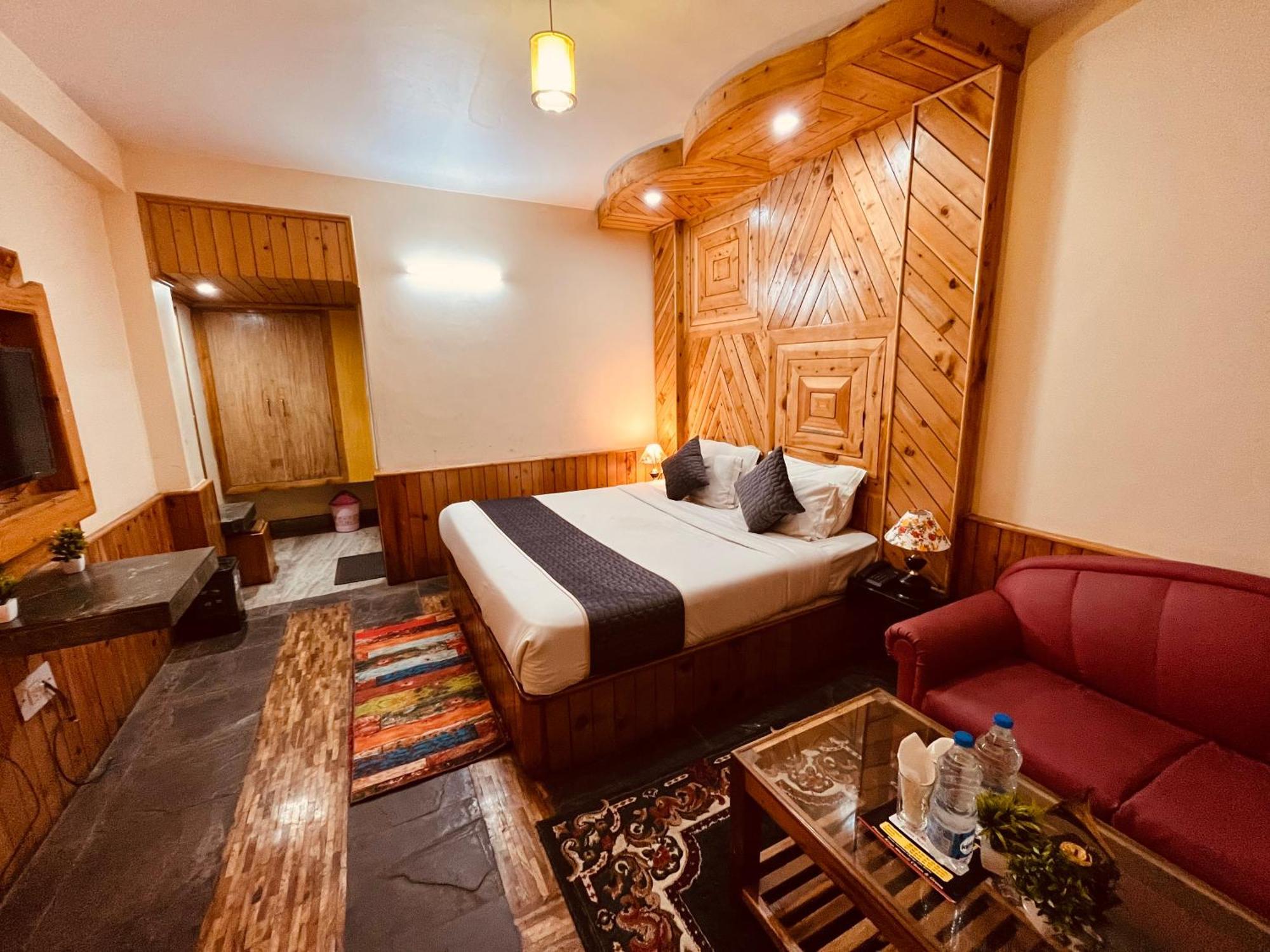 Snow Clad Riverview Hotel & Resort, Manali Dış mekan fotoğraf
