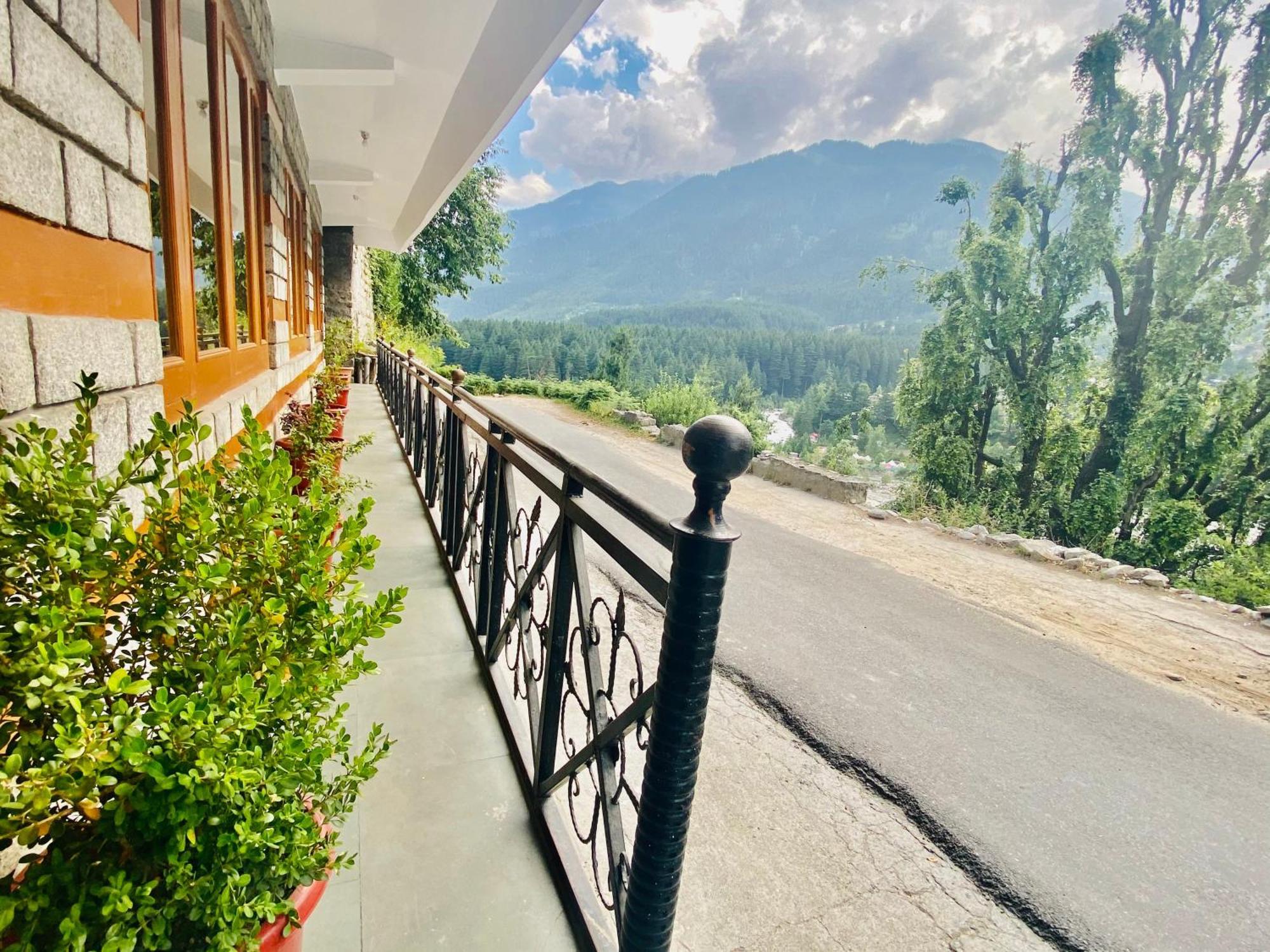 Snow Clad Riverview Hotel & Resort, Manali Dış mekan fotoğraf